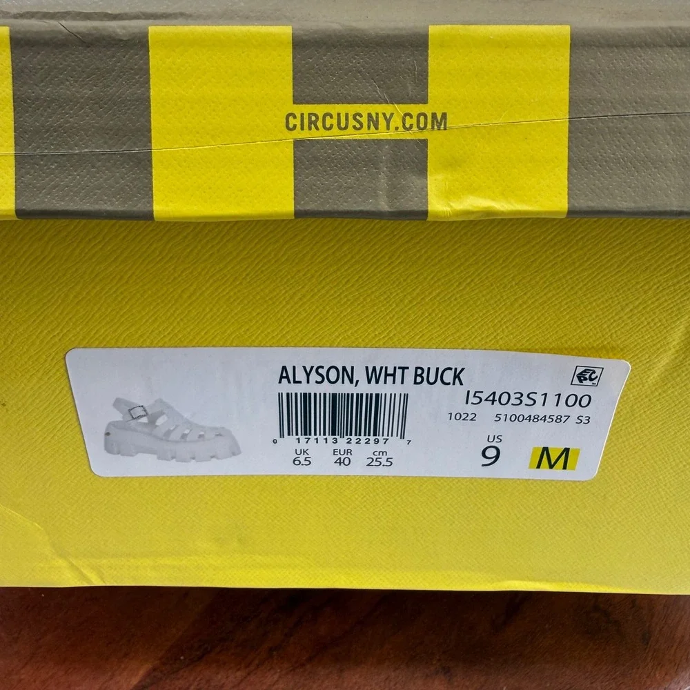 Circus NY Alyson Fisherman Platform Sandals White Lug Sole Buckle Women 9 NIB